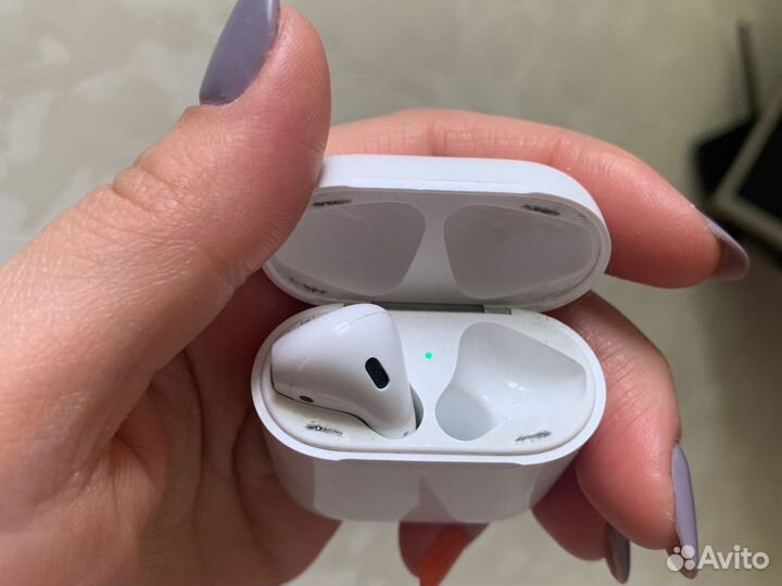 Наушники apple airpods левый