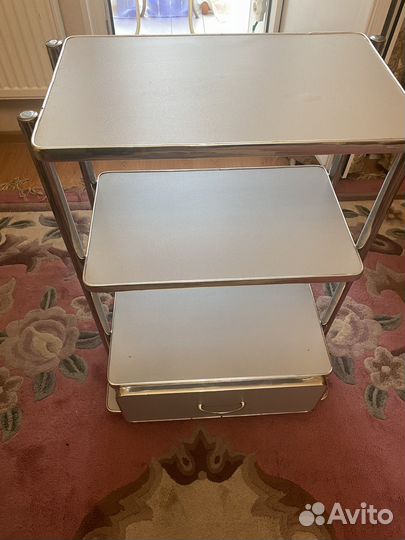 Столик косметолога