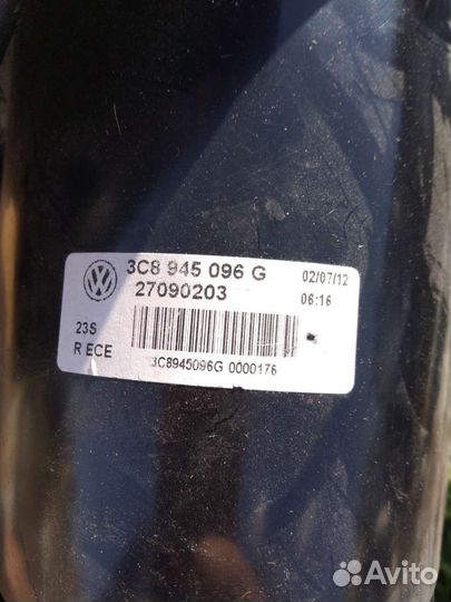 Фонарь правый на крыло VW Passat CC