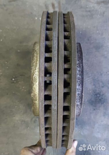 Передние тормозные диски Mitsubishi Lancer 10