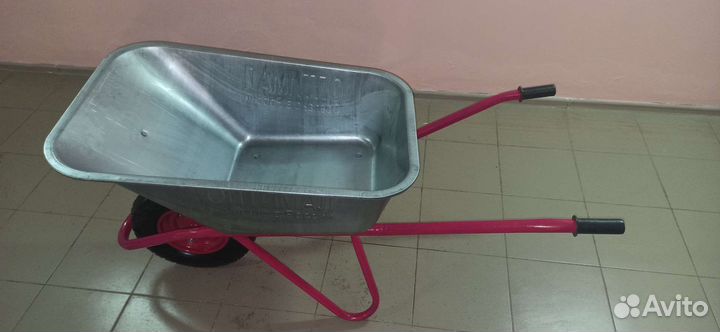 Тачка садово-строительная