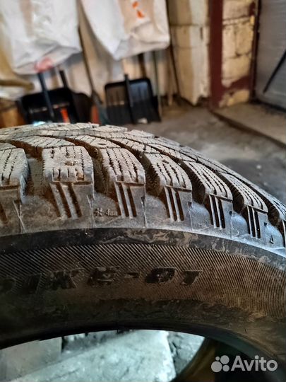 Bridgestone Blizzak Spike-01 215/60 R17 110T