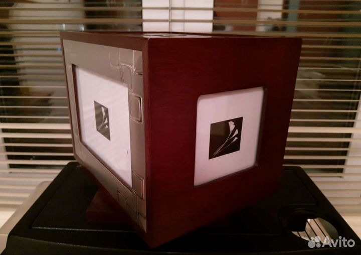 Деревянный фотоальбом и четыре рамки(Новый)