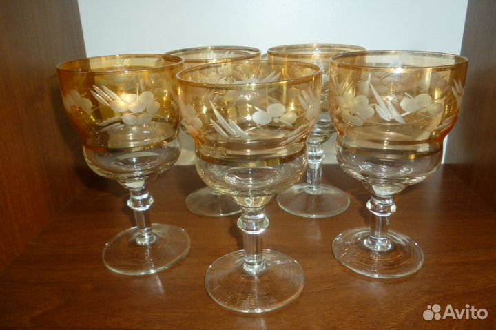 Бокалы для вина или шампанского