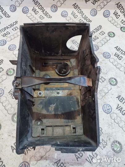 Корпус крепления акб Volvo S40