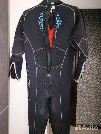 Гидрокостюм