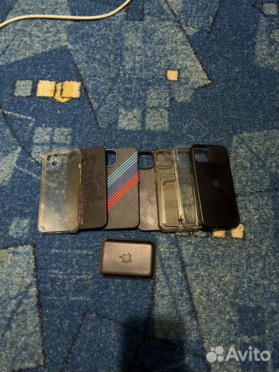 Чехлы на iPhone 13