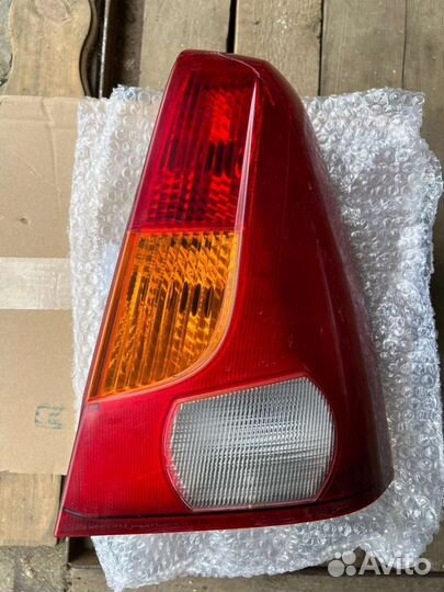 Фонарь задний правый renault logan 1