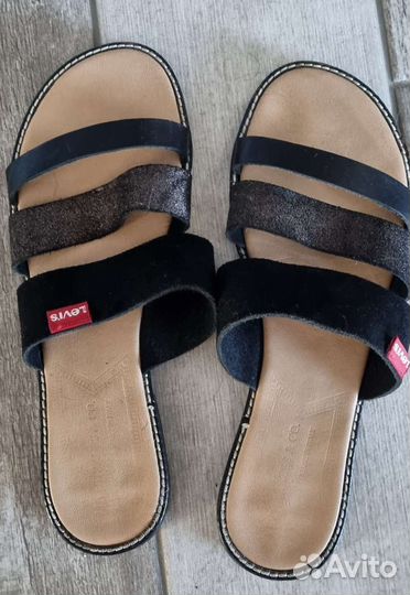 Шлепанцы женские Levi's