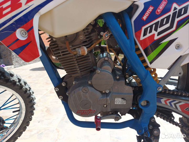 Мотоцикл BSE J2