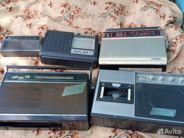 Лот приемников СССР и магнитофон СССР