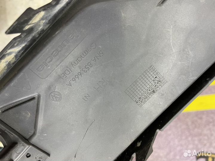 Заглушка левая в передний бампер Volkswagen Tiguan