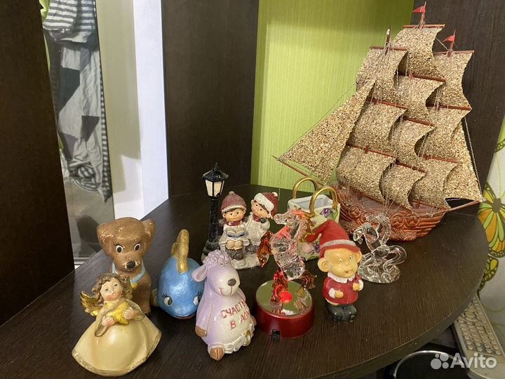 Статуэтки сувениры