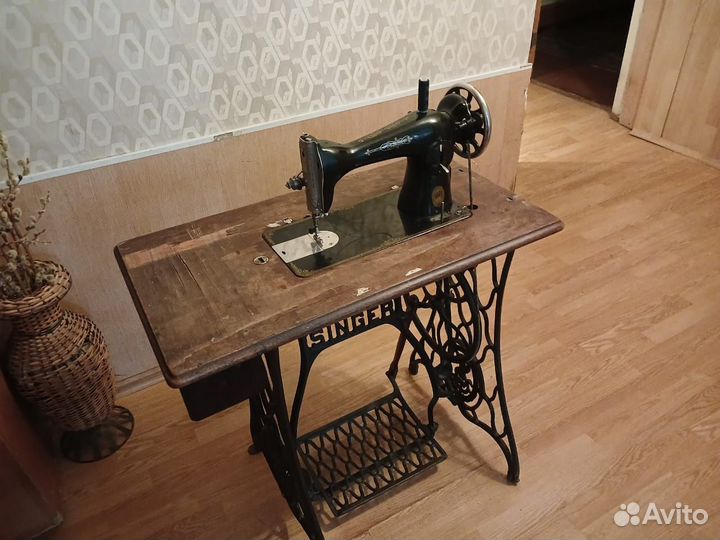 Швейная машинка подольская ножная