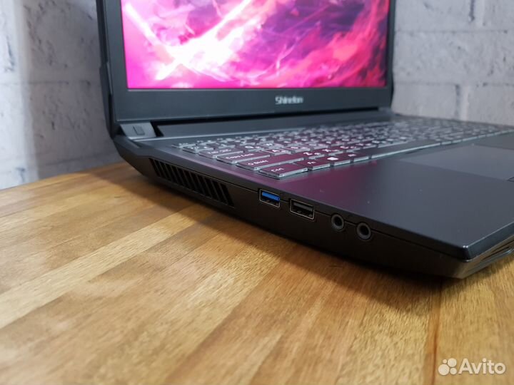 Игровой ноутбук Core i5 / 16Gb Ram / GTX1060 / SSD