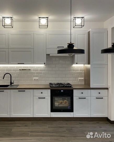 Кухонный гарнитур белый