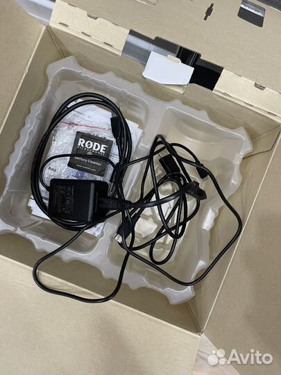 Видеокамера Full HD JVC Everio R GZ-R445BE