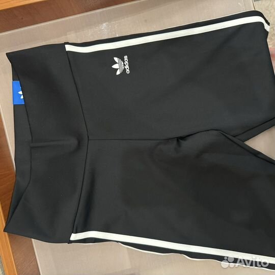 Adidas спортивные леггинсы 38 (S) короткие