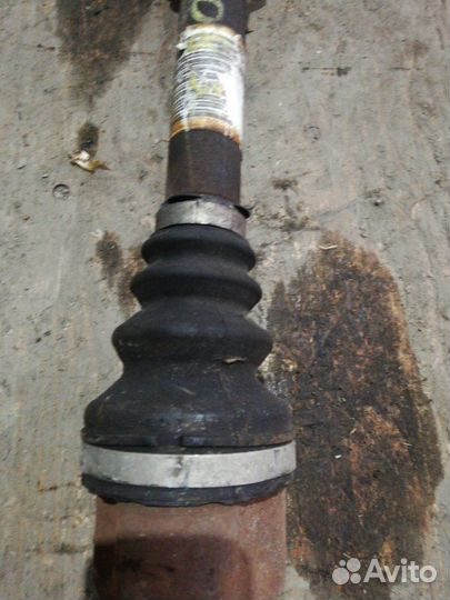 Привод передний левый Peugeot 3008 EP6DT 2010