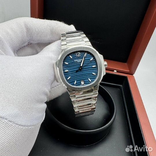 Часы Patek Philippe Nautilus 7118/1A-001 040704