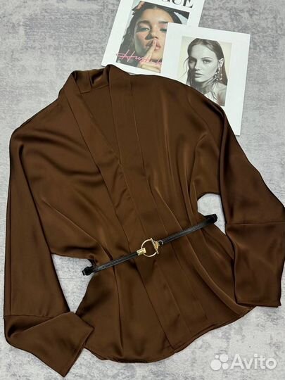 Стильная блузка ремешок в комплекте