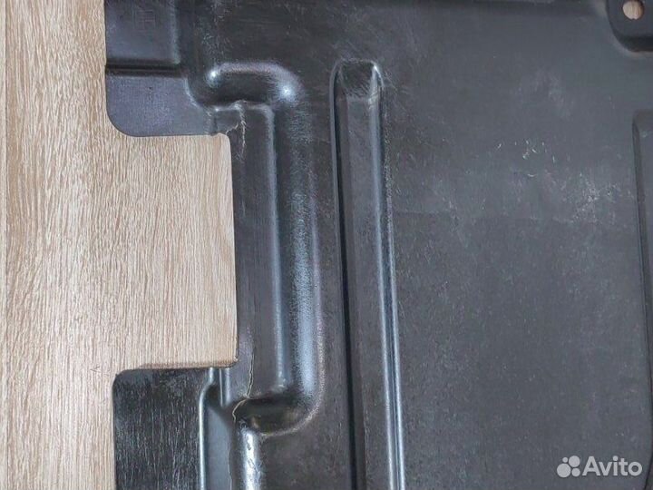 Защита днища кузова правая Bmw X5 E70 N52B30AF