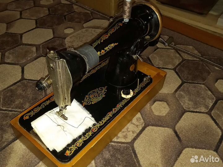 Швейная машина Подольск ручная