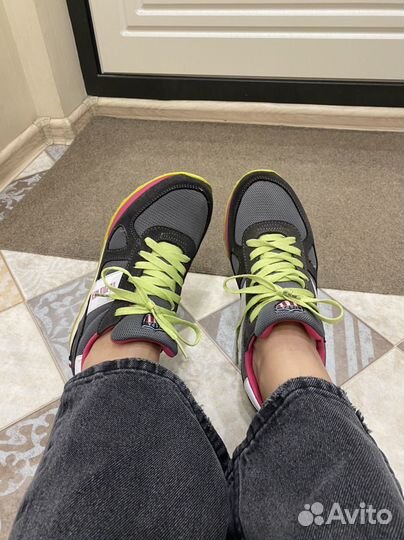 Кросовки женские