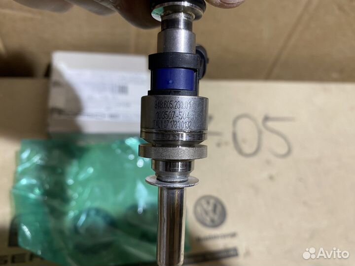 Форсунка топливная Porsche Cayenne 948605230AX Нов