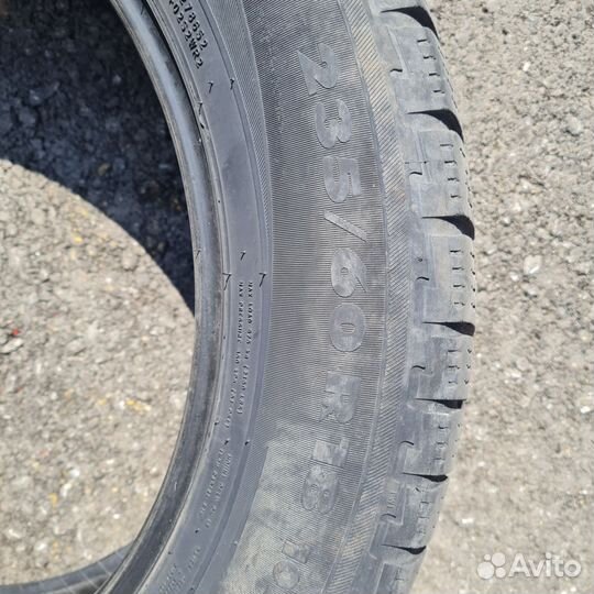 Nokian Tyres V 235/60 R18 98V