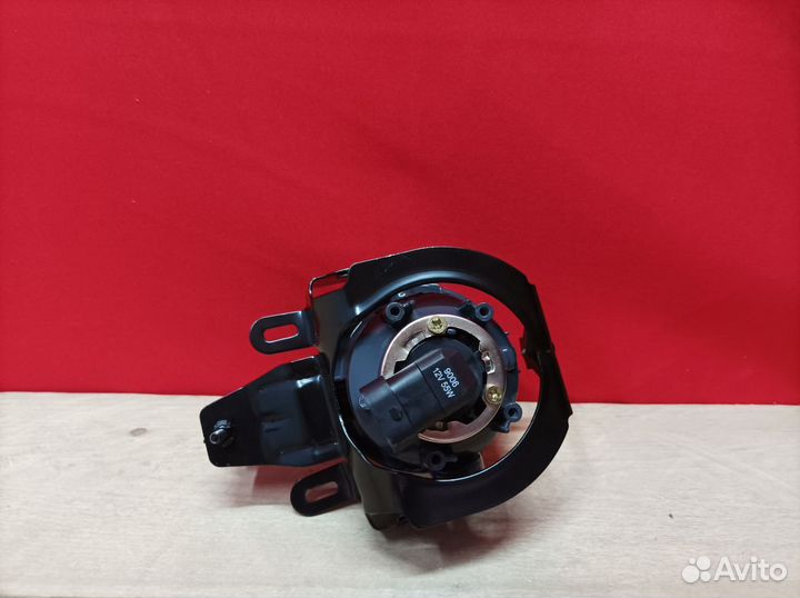 Фара птф Mitsubishi Pajero 3 2000-2006