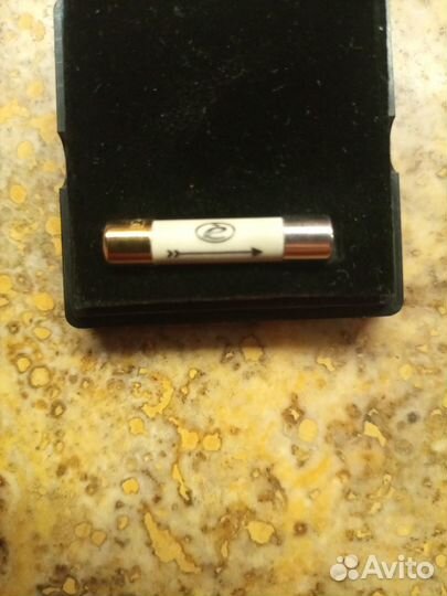 Предохранитель аудио 2А медленный