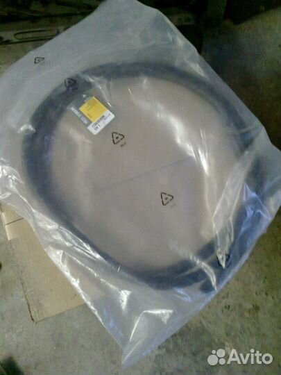 Уплотнитель лобового стекла Renault Kangoo