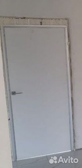 Продам межкомнатную дверь скрытого монтажа