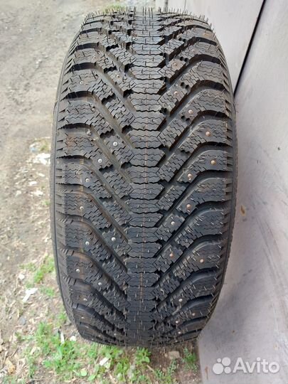 Goodyear UltraGrip 500 255/55 R18