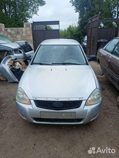 LADA priora разбираю на запчасти