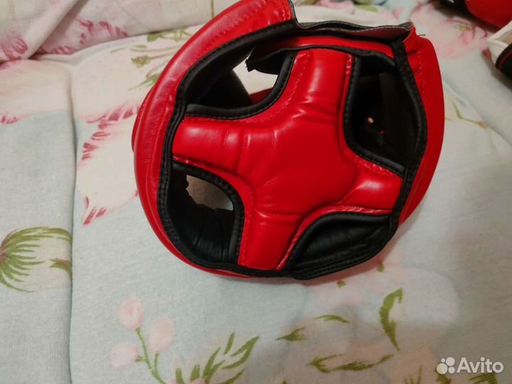 Шлем,перчатки, защита голени