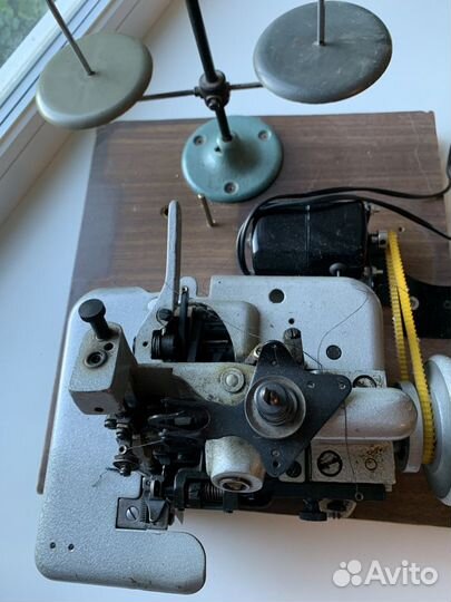 Швейная машинка оверлок бу