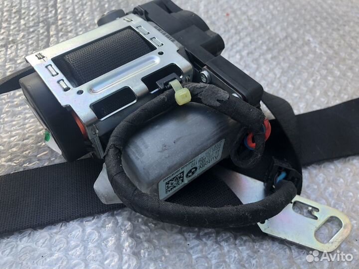 Ремень передний правый BMW 7 F01 F02 08-12