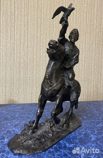 Бронзовая статуэтка « Соколиная охота»