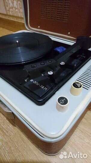 Проигрыватель винила СССР 