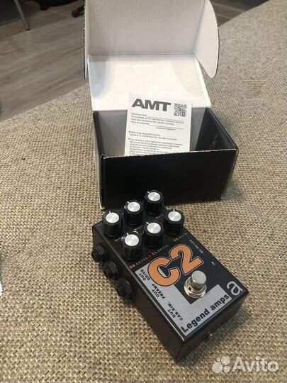 Двухканальный гитарный предусилитель amt c2