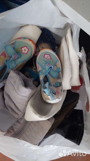 Отдам обувь и вещи на девочку