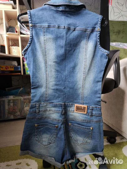 Джинсовый комбинезон