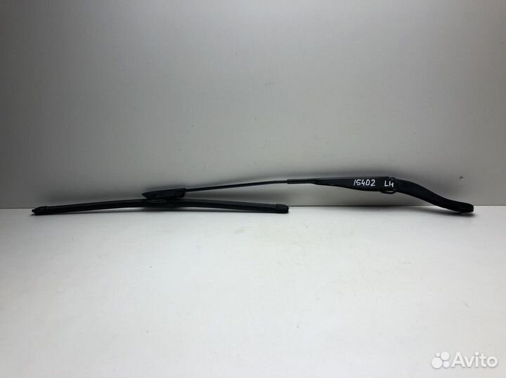 Поводок стеклоочистителя передний левый Renault Sa