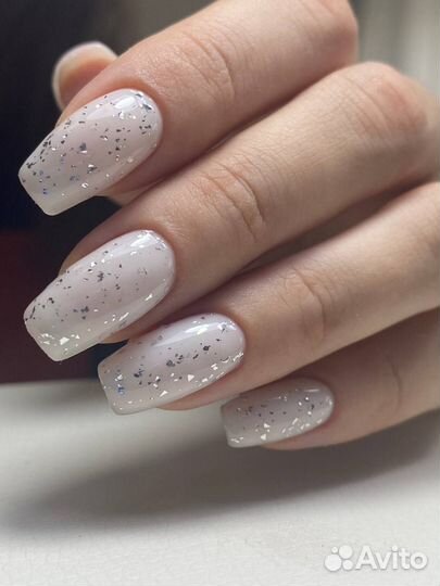 Маникюр и педикюр с покрытием в салоне