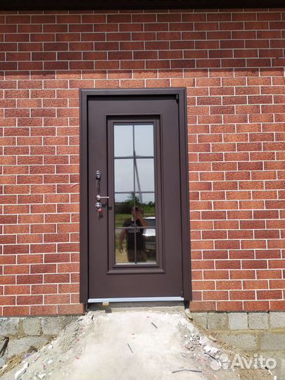 Дверь входная с стеклом и решеткой / Неаполь