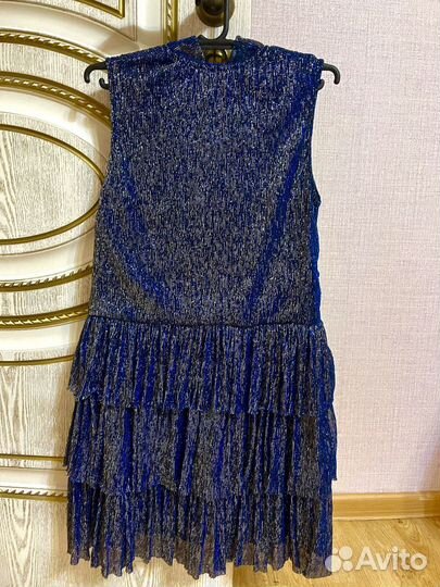 Платье для девочки блестящее 140