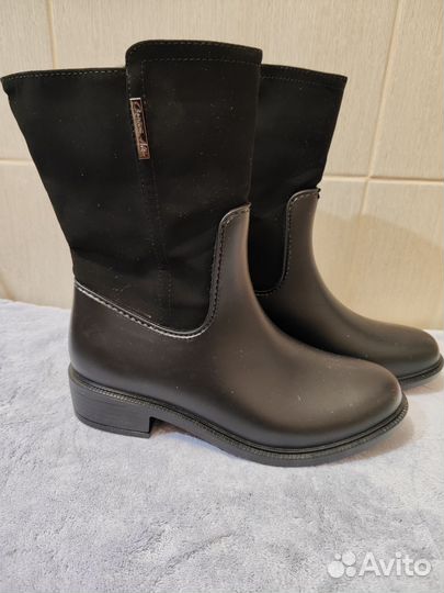 Женские резиновые сапоги