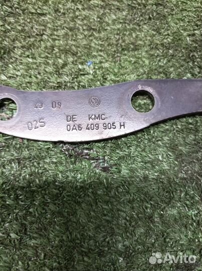 Кронштейн (сопут. товар) VW Tiguan 2007-2011